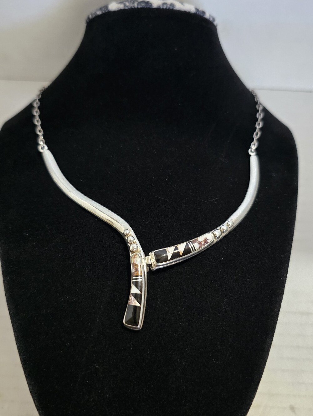 Vtg Native American Sterling Silver Onyx and Wildhorse Jasper Necklace 18 Inch